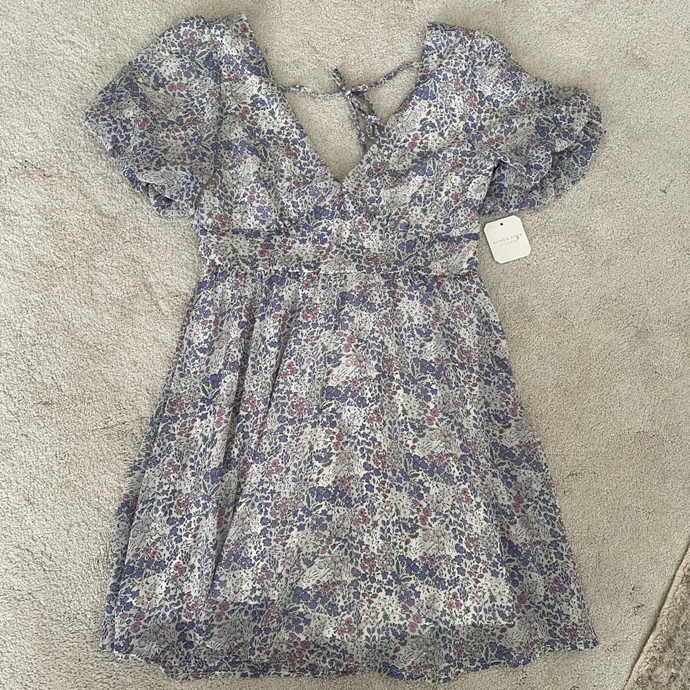 ALTAR’D STATE WHITE PURPLE FLORAL V NECK DRESS